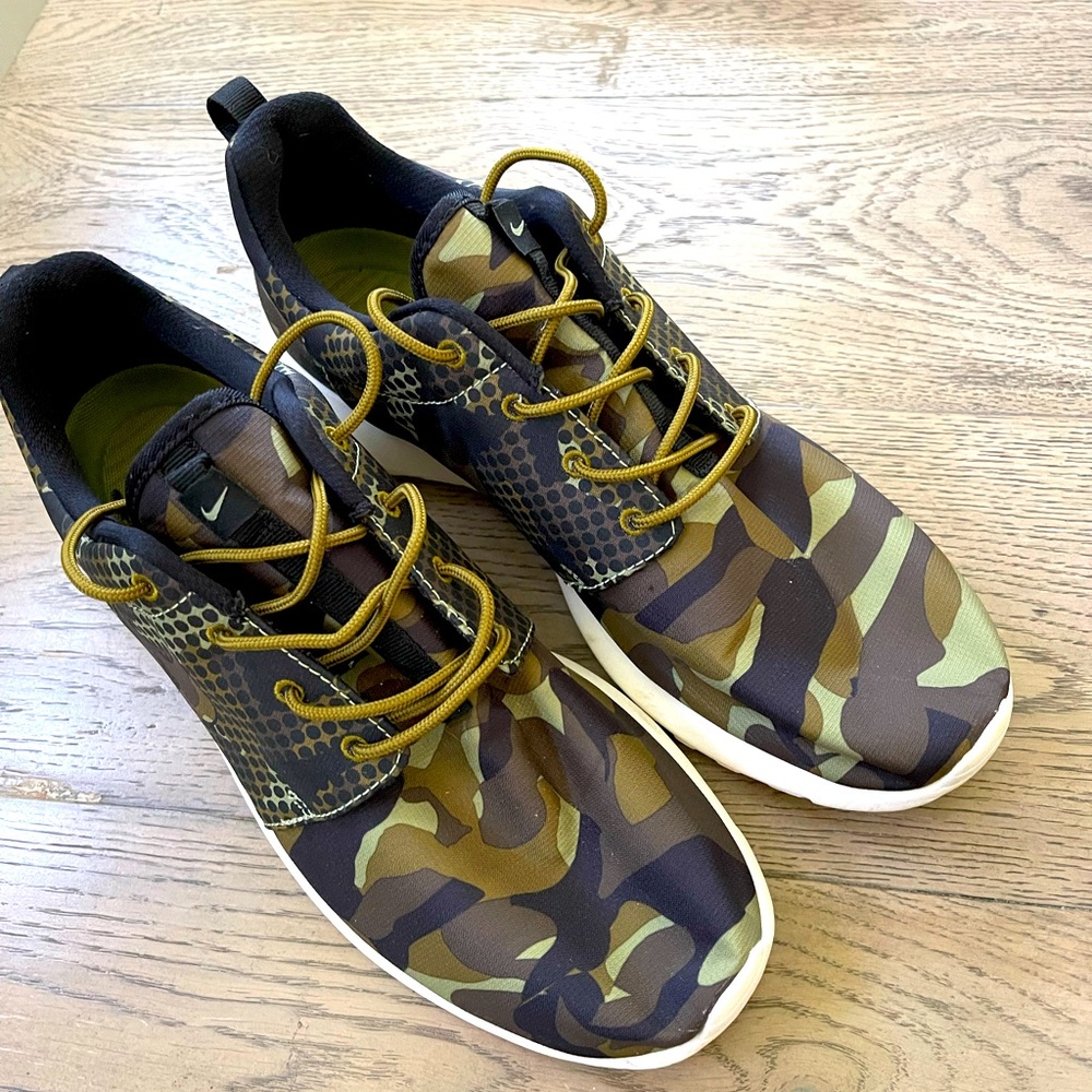 Nike Camo Tavas